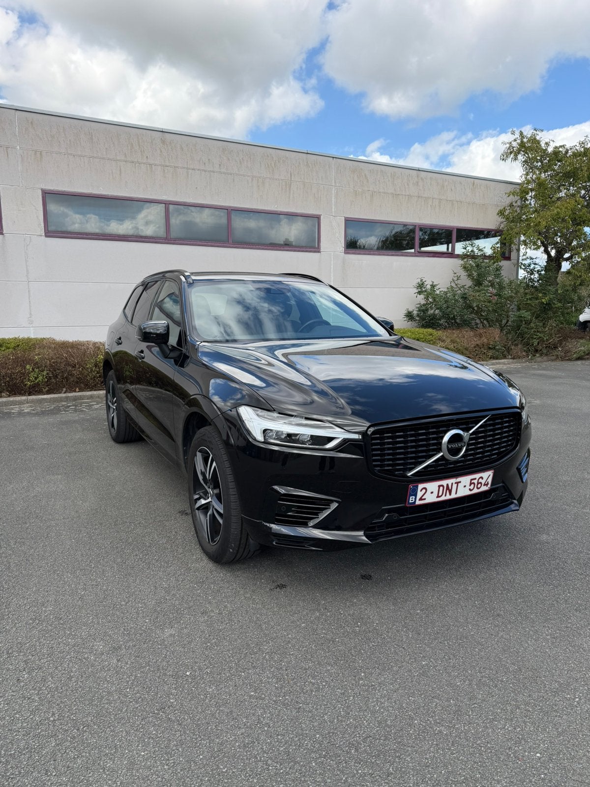 Volvo XC60 R-DESIGN T6 EAWD recharge plug-in, Auto's, Automaat, 4 cilinders, 1969 cc, Zwart