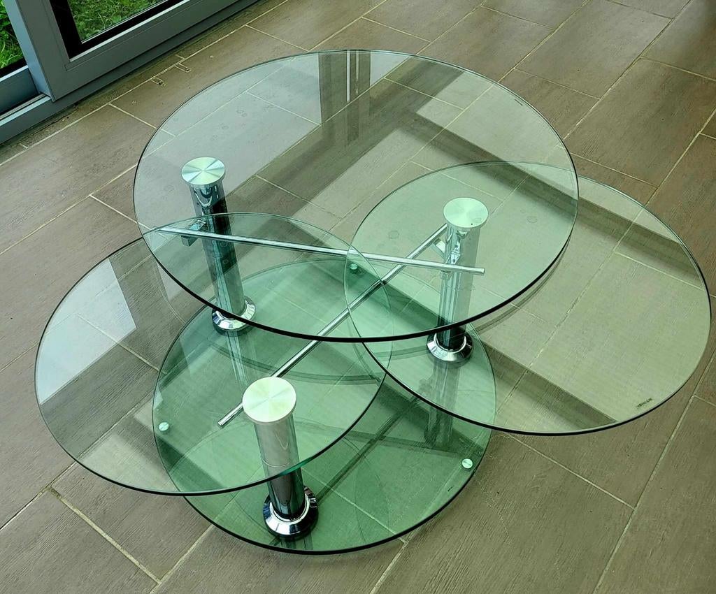 Table ronde pivotant, Verre