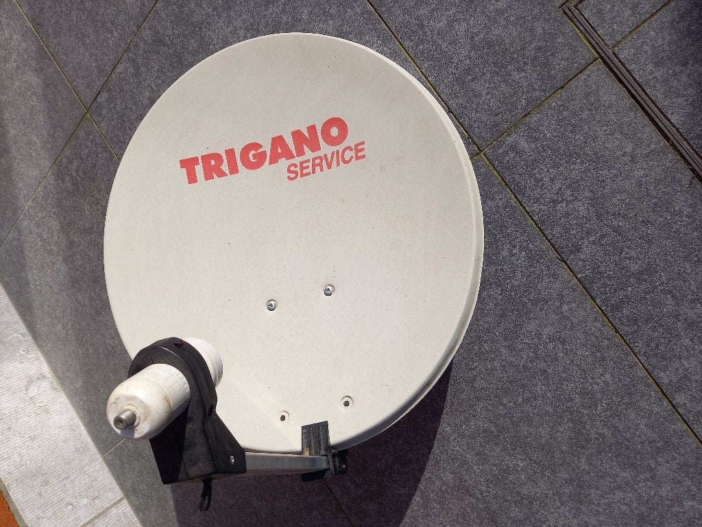 Antenne parabolique parabole Trigano avec LNB + attache, TV, Hi-fi & Vidéo, Antennes paroboliques, Enlèvement, Utilisé, Antenne (parabolique)