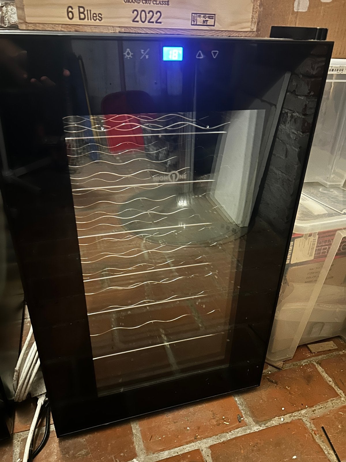 Wijnbewaarkast HIGH ONE WC 28B B999C, Elektronische apparatuur, Ophalen, Zo goed als nieuw