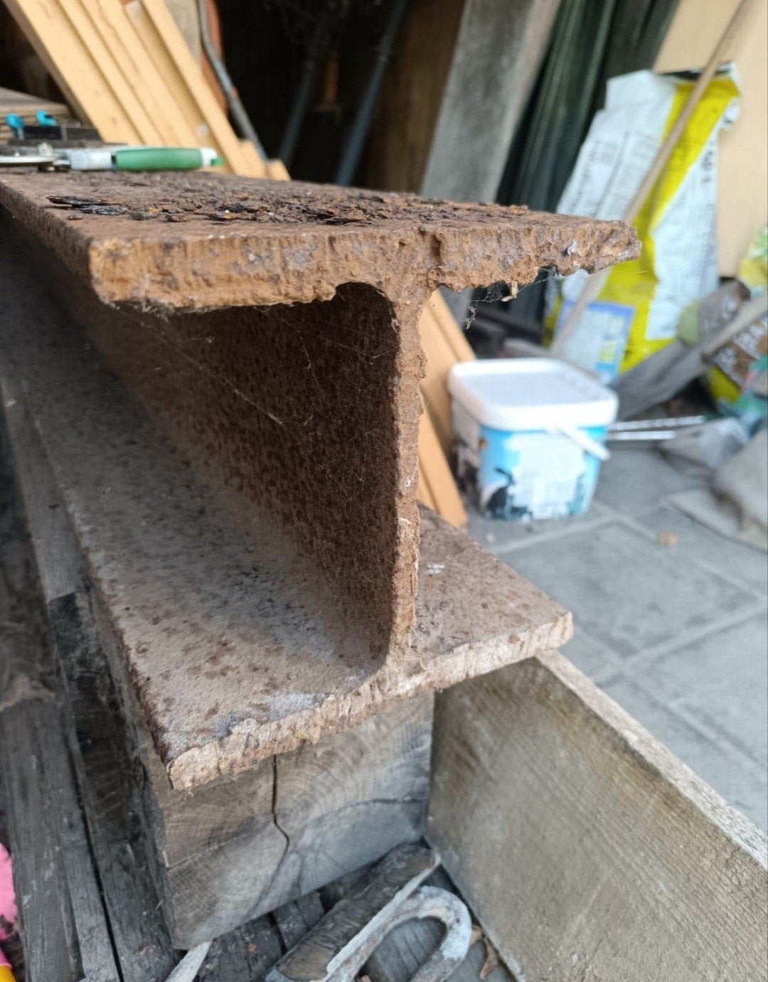 HEB 200, Doe-het-zelf en Bouw, Ophalen