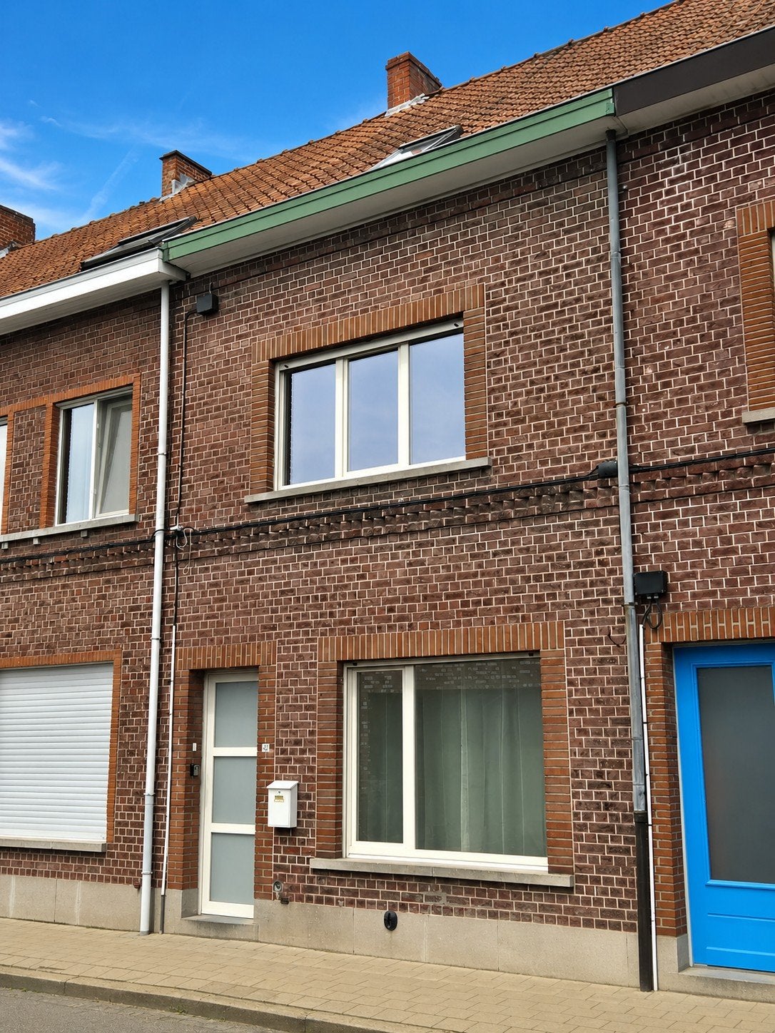 Karaktervolle gezinswoning (te renoveren) met charmante tuin, Izegem, 167 m², Tussenwoning, 4 kamers
