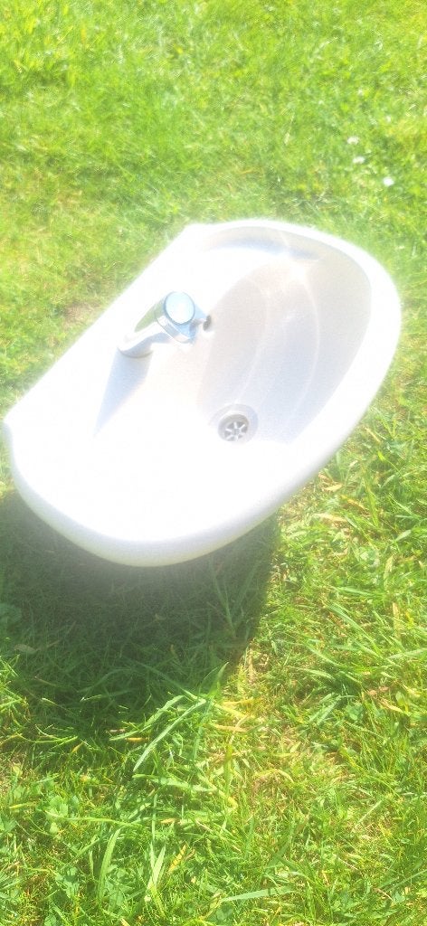 Lavabo klein met kraan, Ophalen, Zo goed als nieuw, Steen, Wastafel