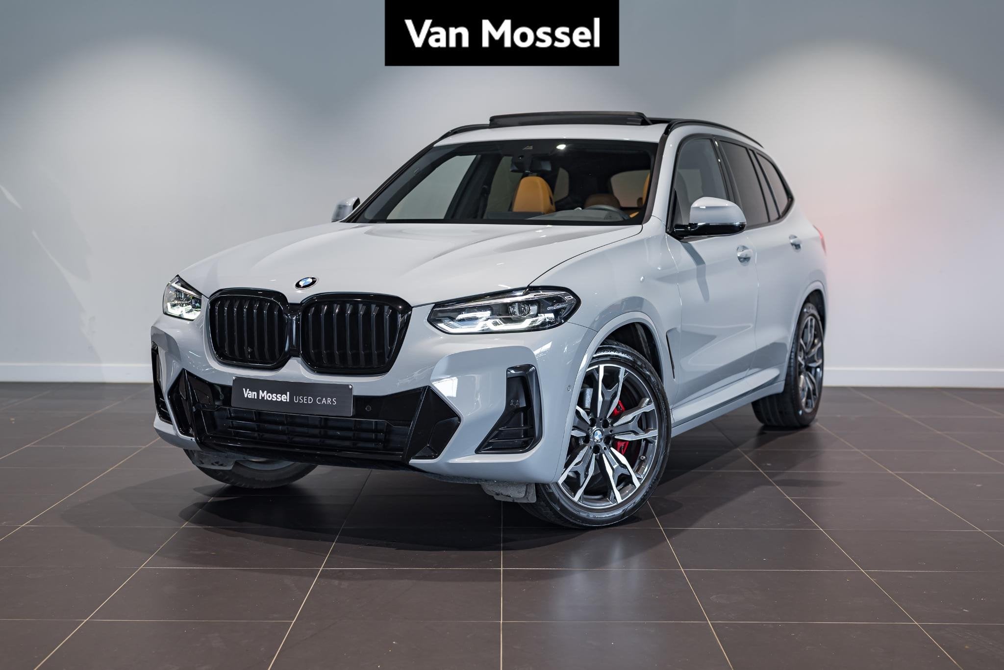 BMW X3 xDrive20i | M Pakket | Carplay | Pano Dak, Automaat, Stof, Gebruikt, 4 cilinders