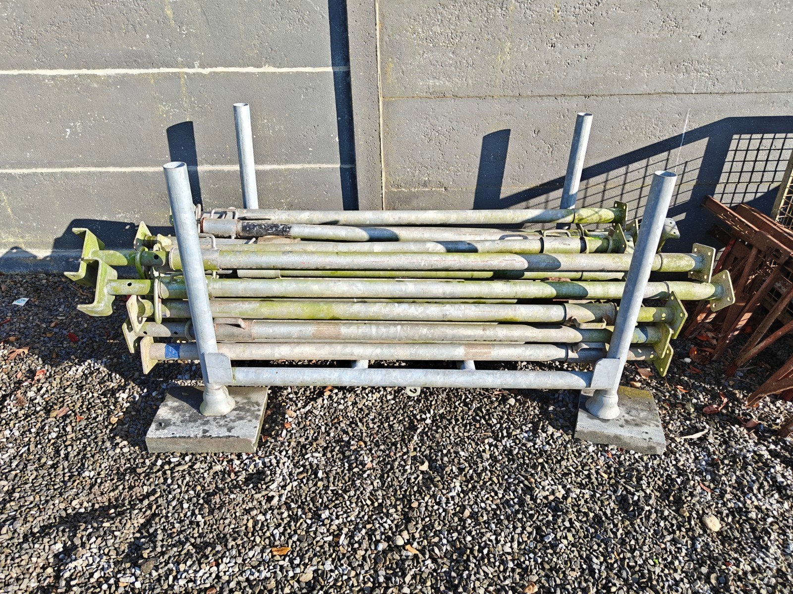 Stutten galva, Ophalen