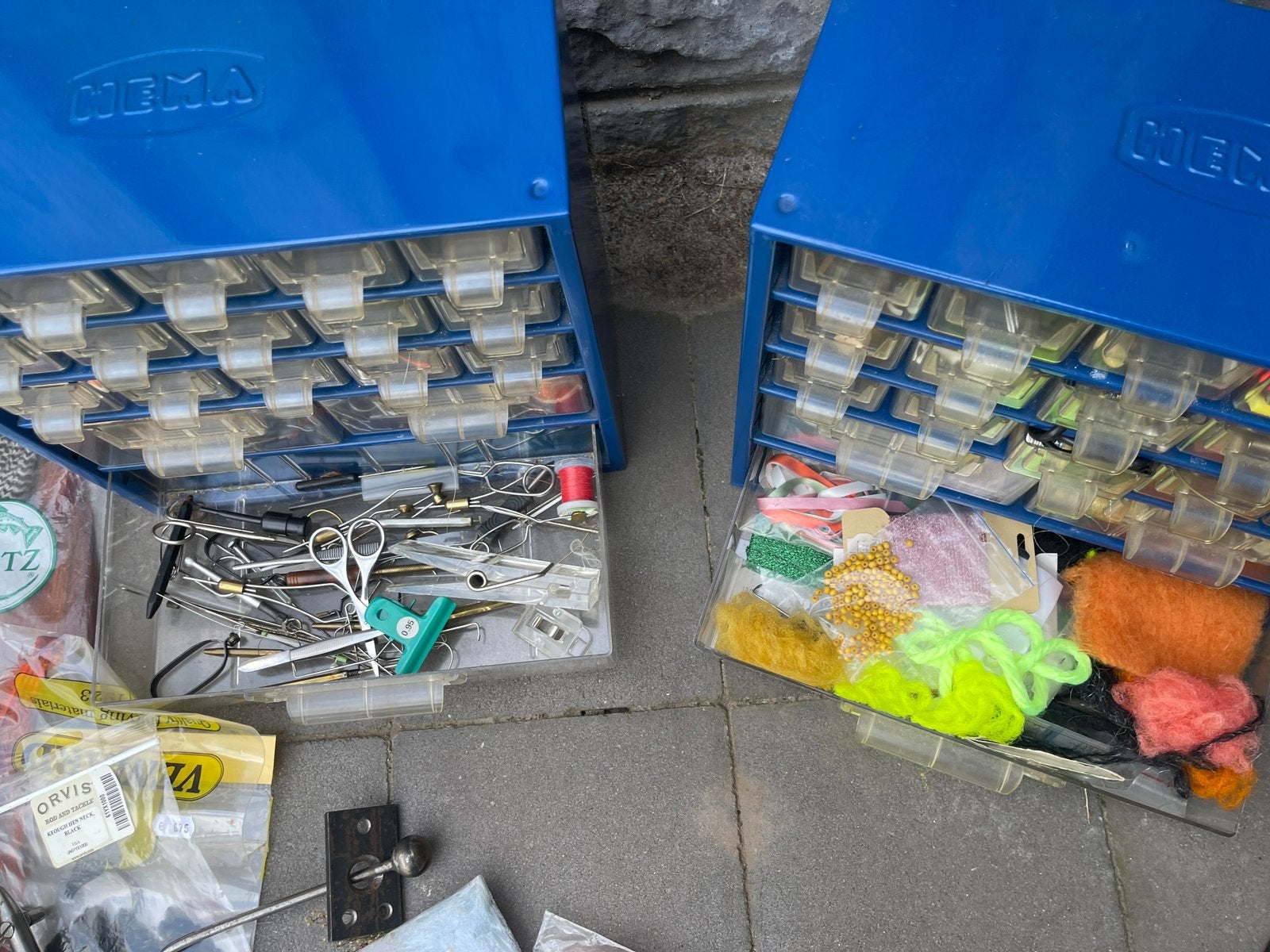 Kit de montage pour mouches - photos, partie 2, Enlèvement ou Envoi, Ensemble complet