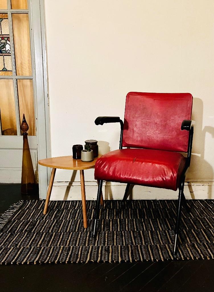 vintage barber / kappers stoel, Huis en Inrichting, Ophalen, Gebruikt, Leer, Rood