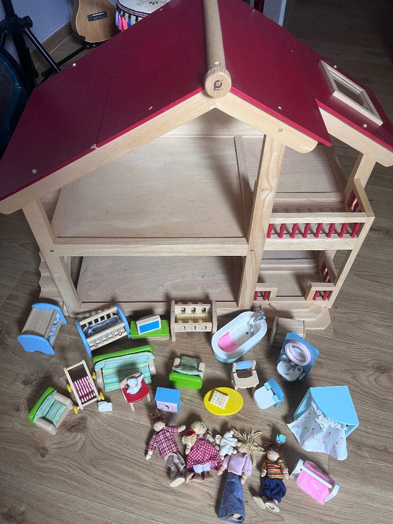 Poppenhuis met meubels en poppetjes, Kinderen en Baby's, Ophalen, Gebruikt, Poppenhuis