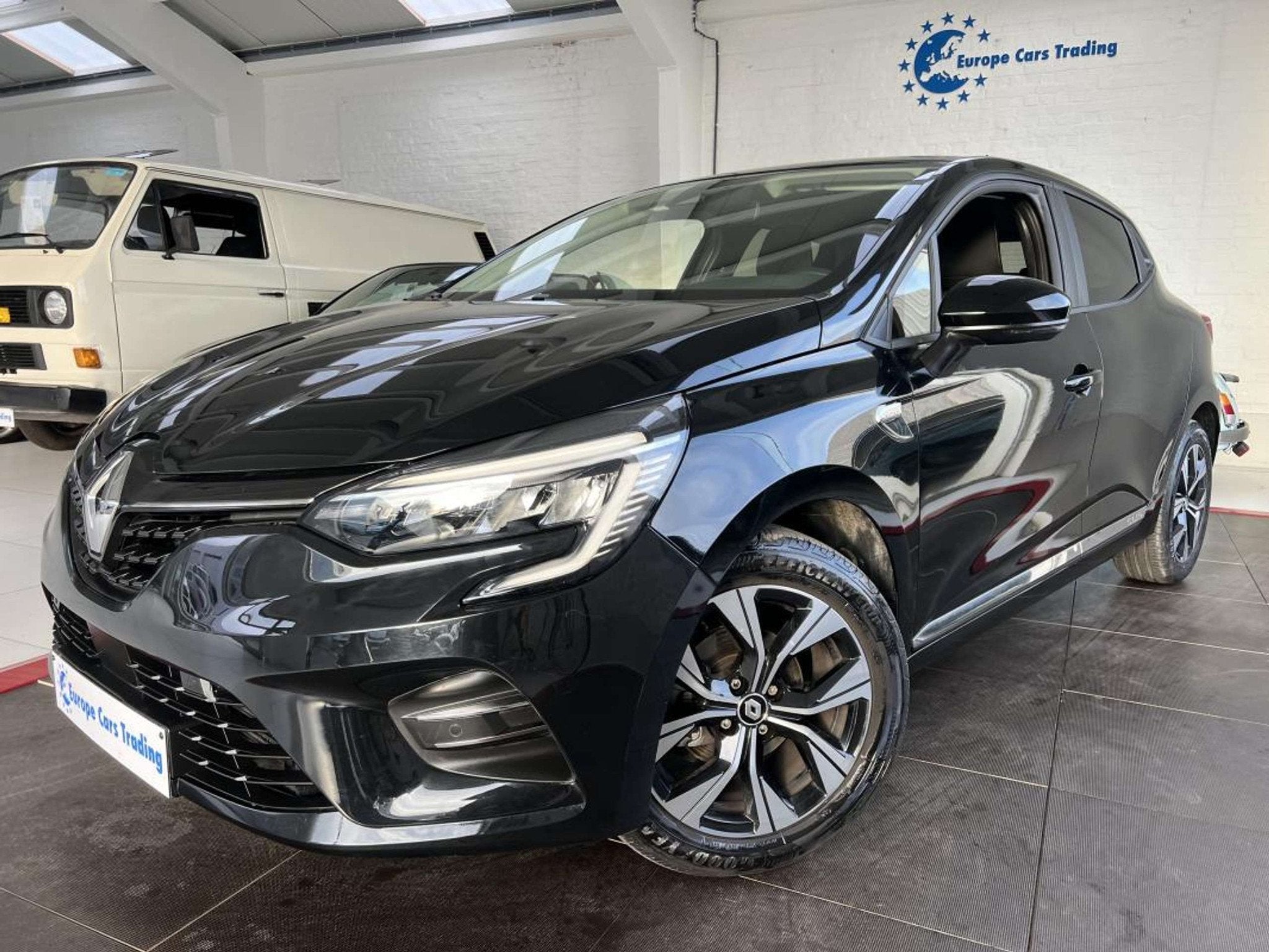 Renault Clio V LIMITED 1.0Tce 90Ch PREMIERE MAIN GPS CARPLAY, Auto's, Stof, Gebruikt, Zwart, Zwart