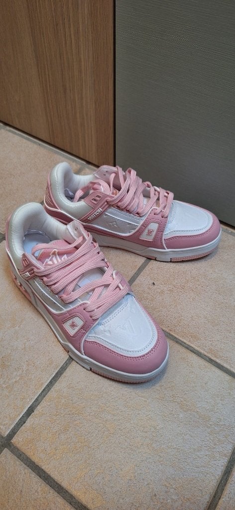 Baskets basses style streetwear rose et blanc, Neuf, Enlèvement ou Envoi, Sneakers et Baskets, Blanc