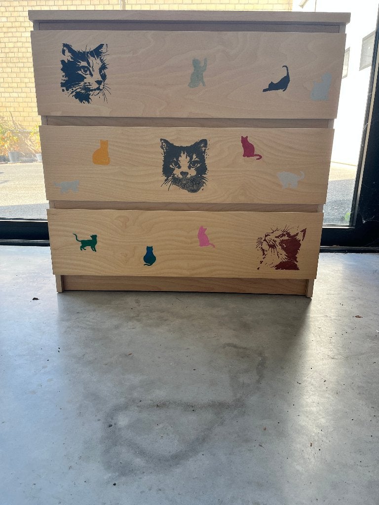 kast - lades - kattenfiguren, Huis en Inrichting, Ophalen, Zo goed als nieuw, Met lade(s)