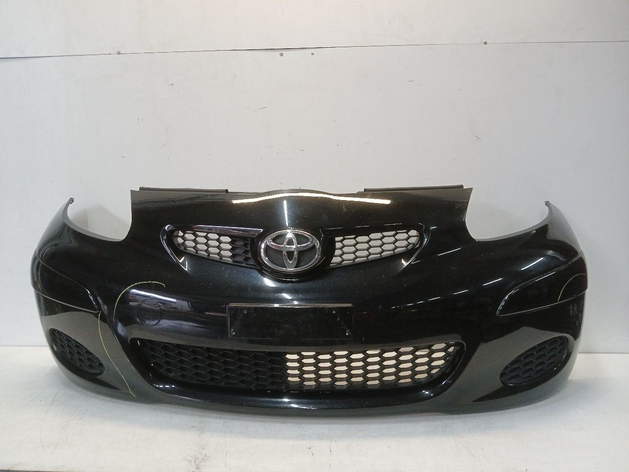 Bumper voor Toyota Aygo, Onderdelen@venauto.nl, Van der Ven Autorecycling B.V., Ettenseweg 76, 4706 PB Roosendaal, The Netherlands