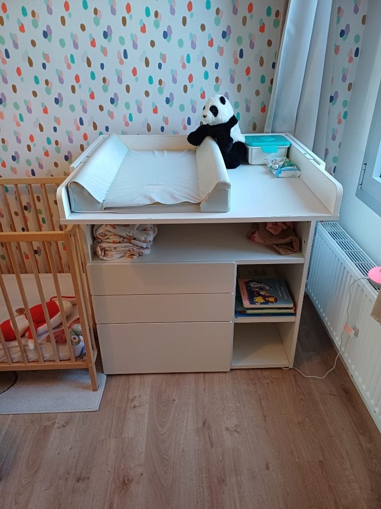ikea smastad verzorgingstafel, Kinderen en Baby's, Kinderkamer | Commodes en Kasten, Ophalen, Gebruikt, Commode, Opstaande rand