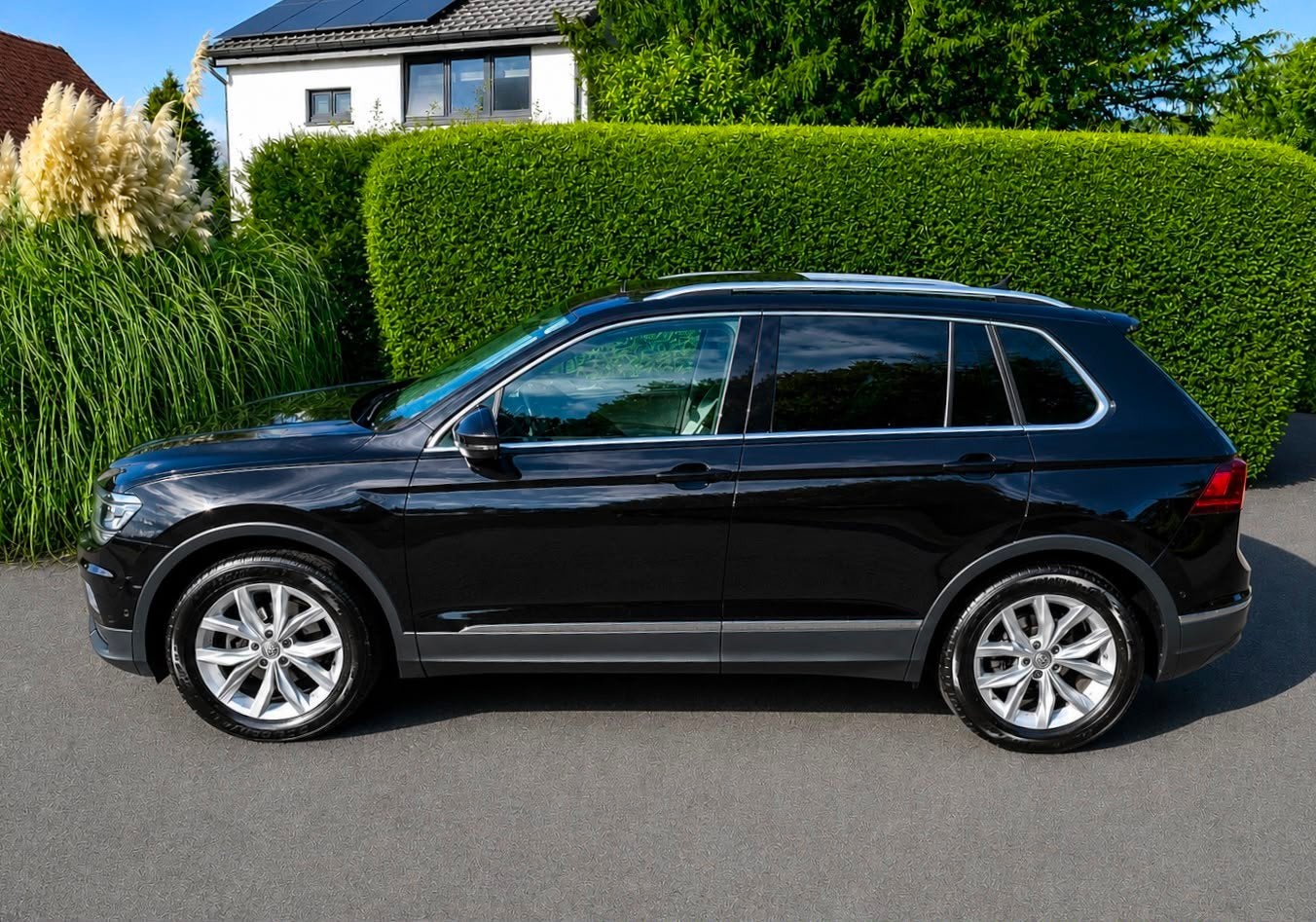 Volkswagen Tiguan 2.0 TDI DSG, Auto's, Automaat, USB, Zwart, Leder