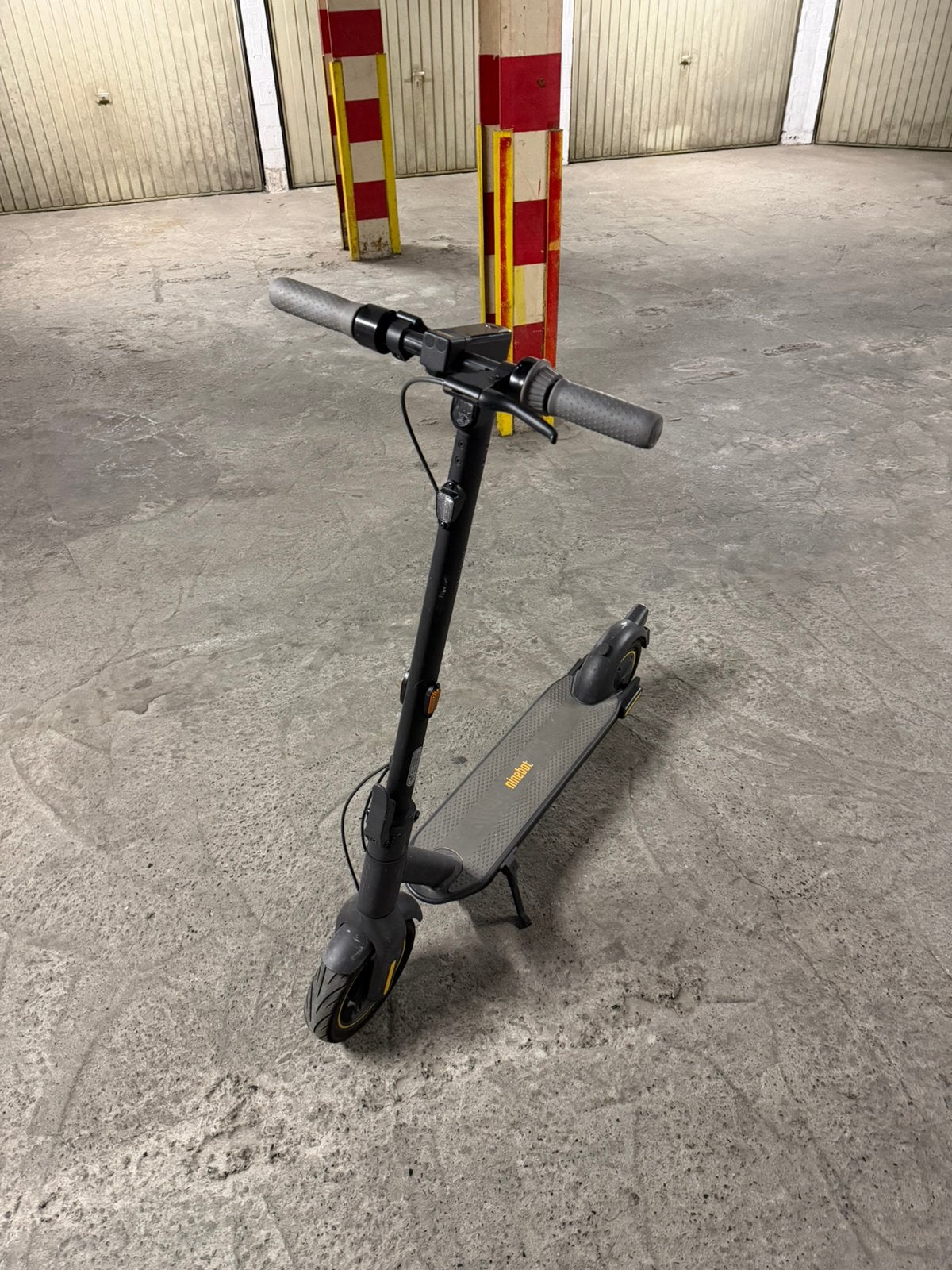 Trottinette Ninebot MAX G30E II (2022) - 551 Wh, Vélos & Vélomoteurs, Enlèvement, Comme neuf