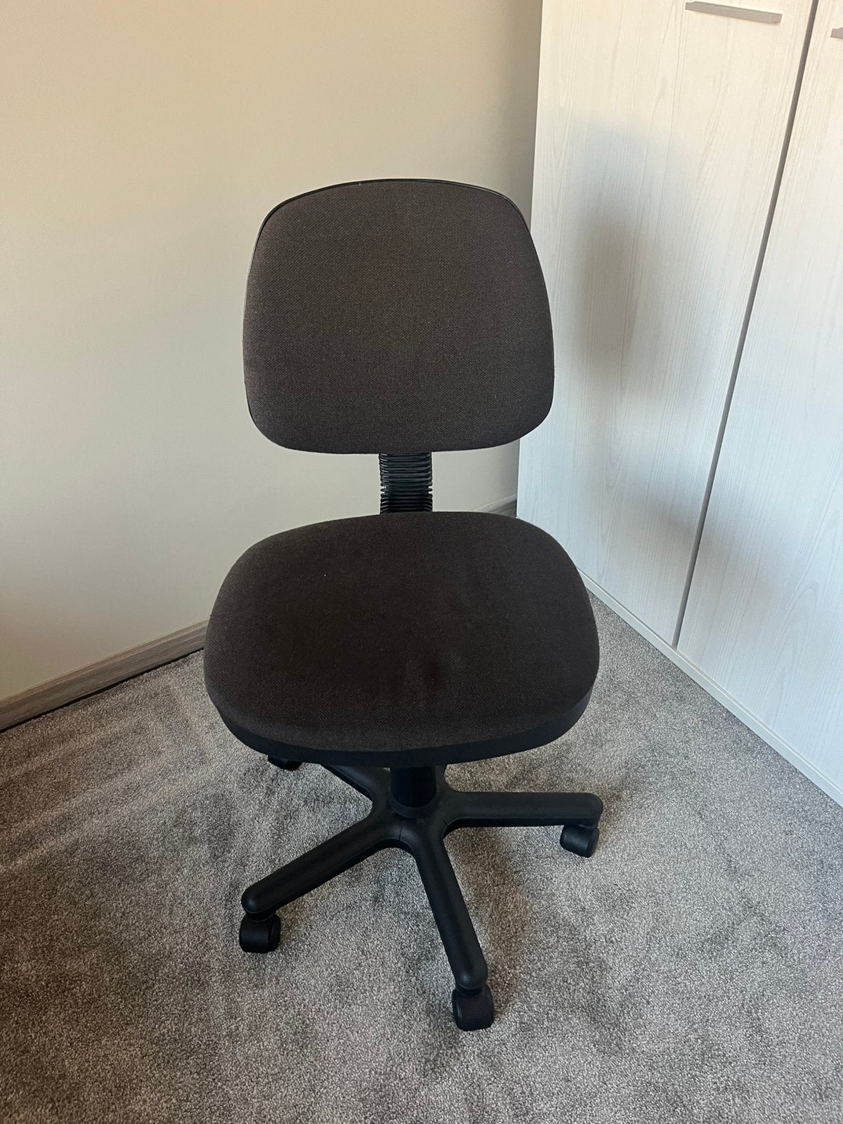 Compacte Zwarte Bureaustoel, Maison & Meubles, Comme neuf, Enlèvement, Chaise de bureau, Ergonomique