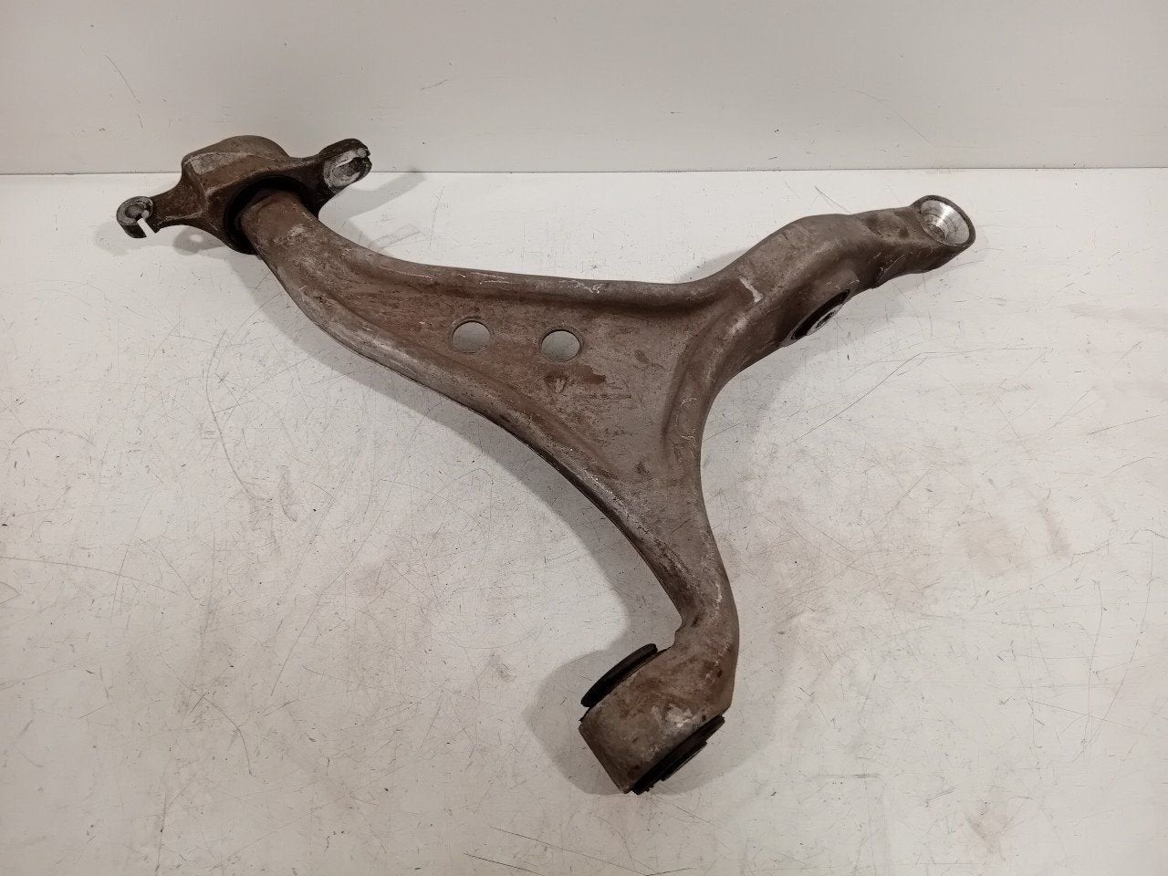 Draagarm rechts voor Mercedes-Benz ML-Klasse, Onderdelen@venauto.nl, Van der Ven Autorecycling B.V., Ettenseweg 76, 4706 PB Roosendaal, The Netherlands