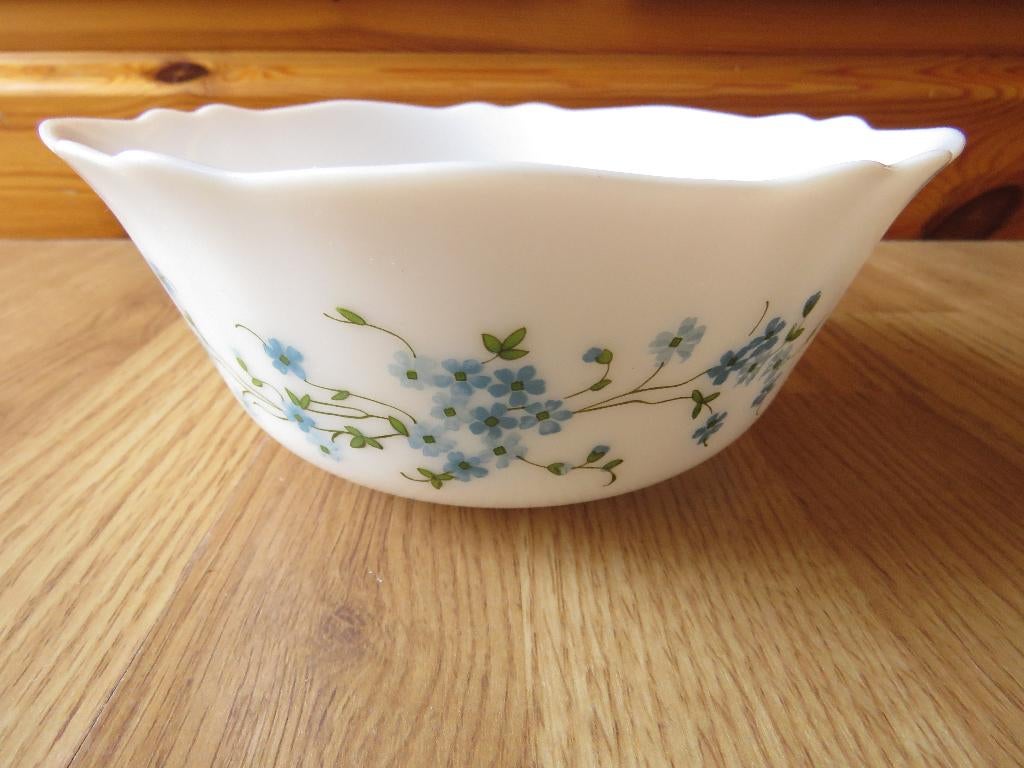 vintage arcopal petit saladier motifs veronica myosotis, Ophalen of Verzenden, Gebruikt, Kom(men)