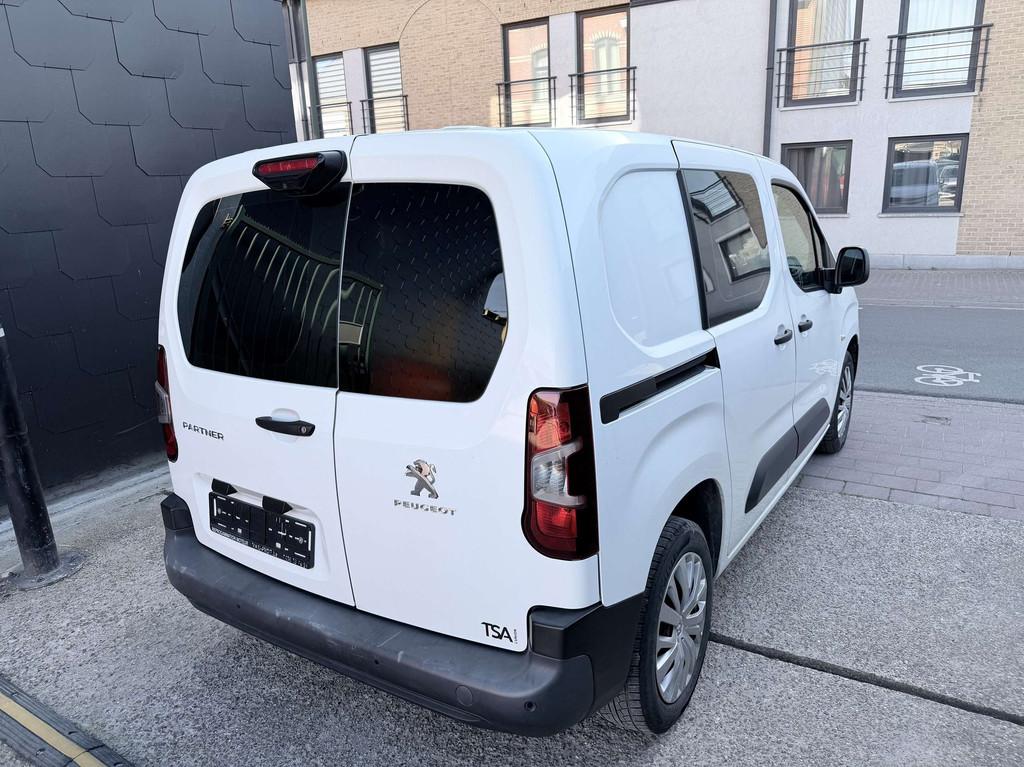 Peugeot Partner 1.5 BlueHDi Edition Asphalt | Navigatie | Ai, 4 deurs, Stof, Gebruikt, 2 zetels
