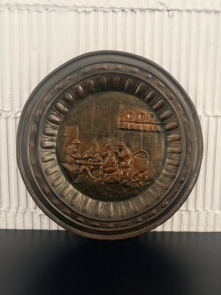 Grand plat mural décoratif en cuivre repoussé  (Ø 45 cm), Enlèvement ou Envoi, Cuivre