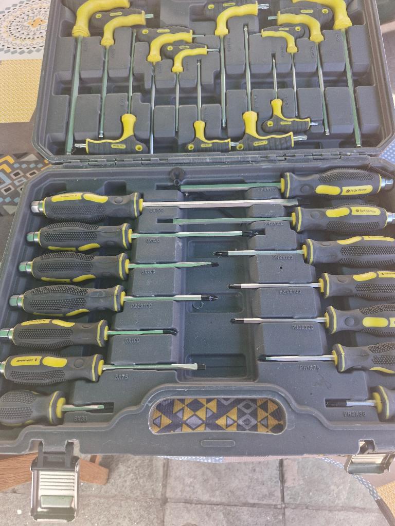 Coffre outil, Bricolage & Construction, Boîtes à outils, Enlèvement, Remplie, Comme neuf