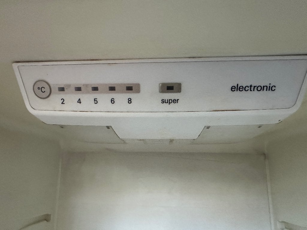 Inbouw koelkast, Elektronische apparatuur, 150 tot 200 liter, Energieklasse A of zuiniger, 45 tot 60 cm, Ophalen