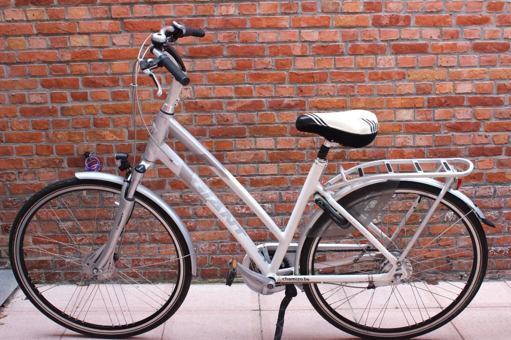 Mooie 28 inch jeugd-damesfiets - 51 cm - 8 versn., Fietsen en Brommers, Fietsen | Meisjes, Gebruikt, Giant Cosmo, Handrem, Trommelrem