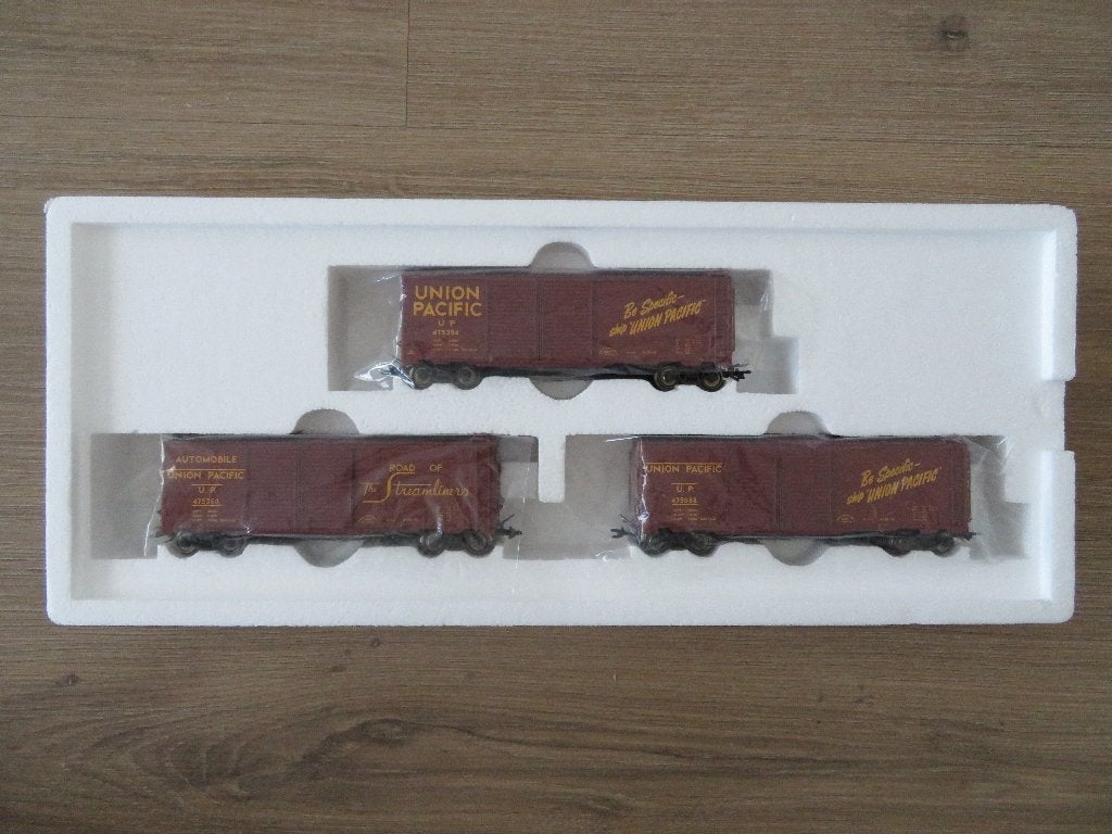 Märklin 45647 - Double-door Boxcar set, Neuf, Enlèvement ou Envoi, Courant alternatif, Wagon