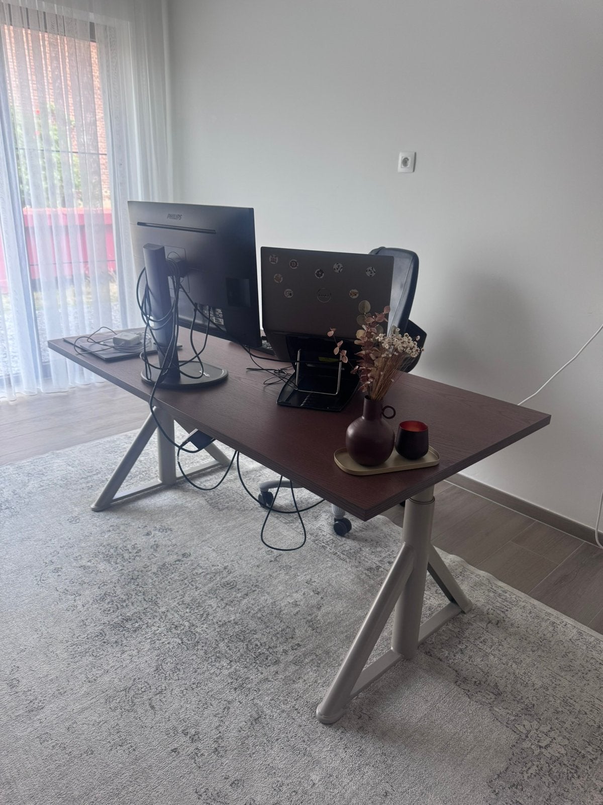 Ikea Idasen elektrisch verstelbaar bureau.( bruin), Ophalen, Elektrisch, Bruin, Zo goed als nieuw