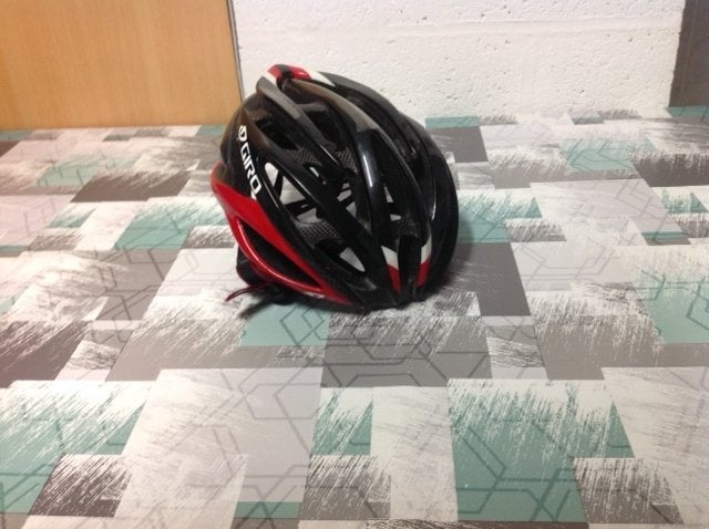 Casque de vélo Giro Atmos rouge et noir de taille moyenne, Enlèvement, Utilisé, M, GIRO