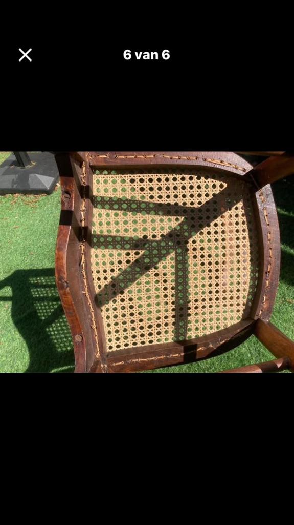 Stoelen met rieten zitting, Ophalen