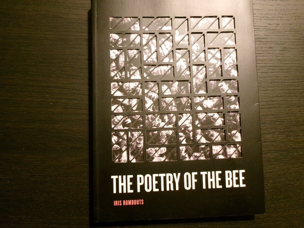 The poetry of the bee   -Iris Rombouts-  Gesigneerd!!!, Boeken, Kunst en Cultuur | Fotografie en Design, Ophalen of Verzenden
