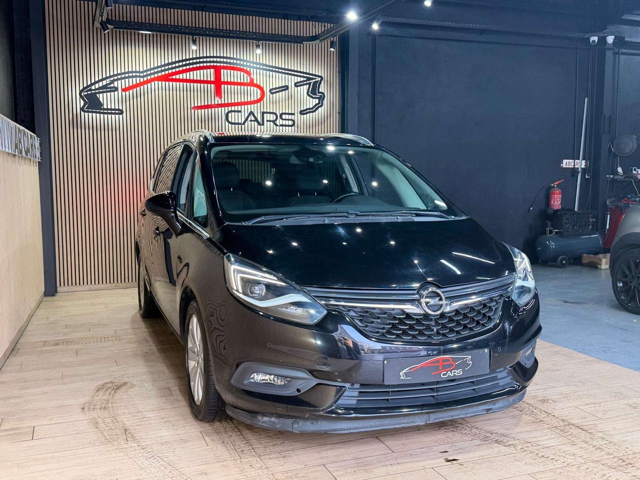 Opel Zafira Tourer 1.4 Turbo * GAZ + ESSENCE * GAR 12 MOIS *, Autos, Euro 6, Entreprise, 7 places, Anti démarrage