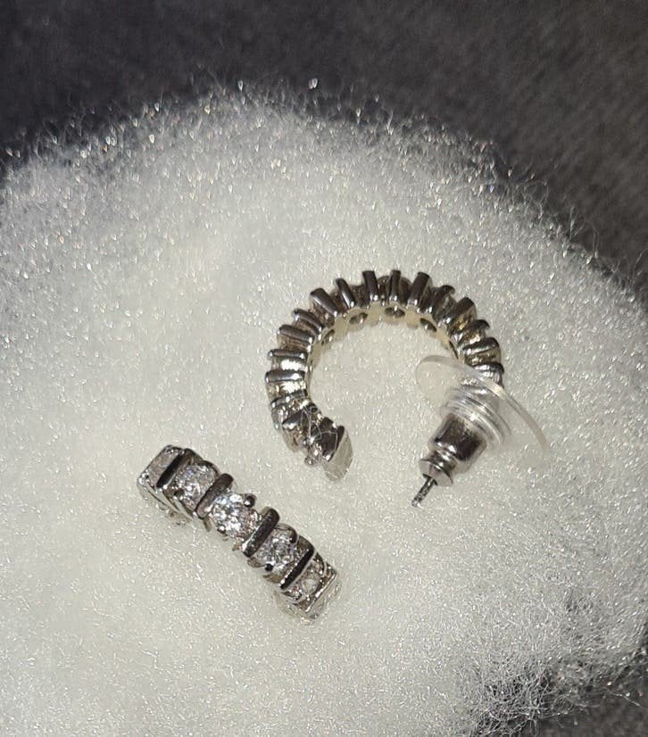 Oorbellen Swarovski, nooit gedragen, Met kristal, Nieuw, Ophalen of Verzenden, Knopjes of Stekers