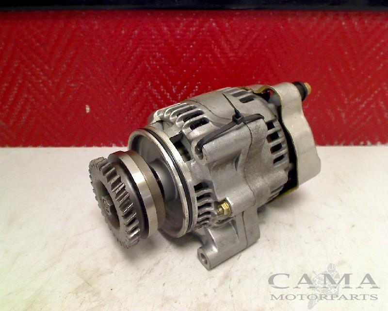 ALTERNATEUR Suzuki GSF 600 Bandit 2000-2004 (GSF600 MK2), Dhr. S. di Majo, Utilisé, Info@cama-motorparts.nl, P.J. Troelstraweg 8 8
3144 CX  MAASSLUIS, NL