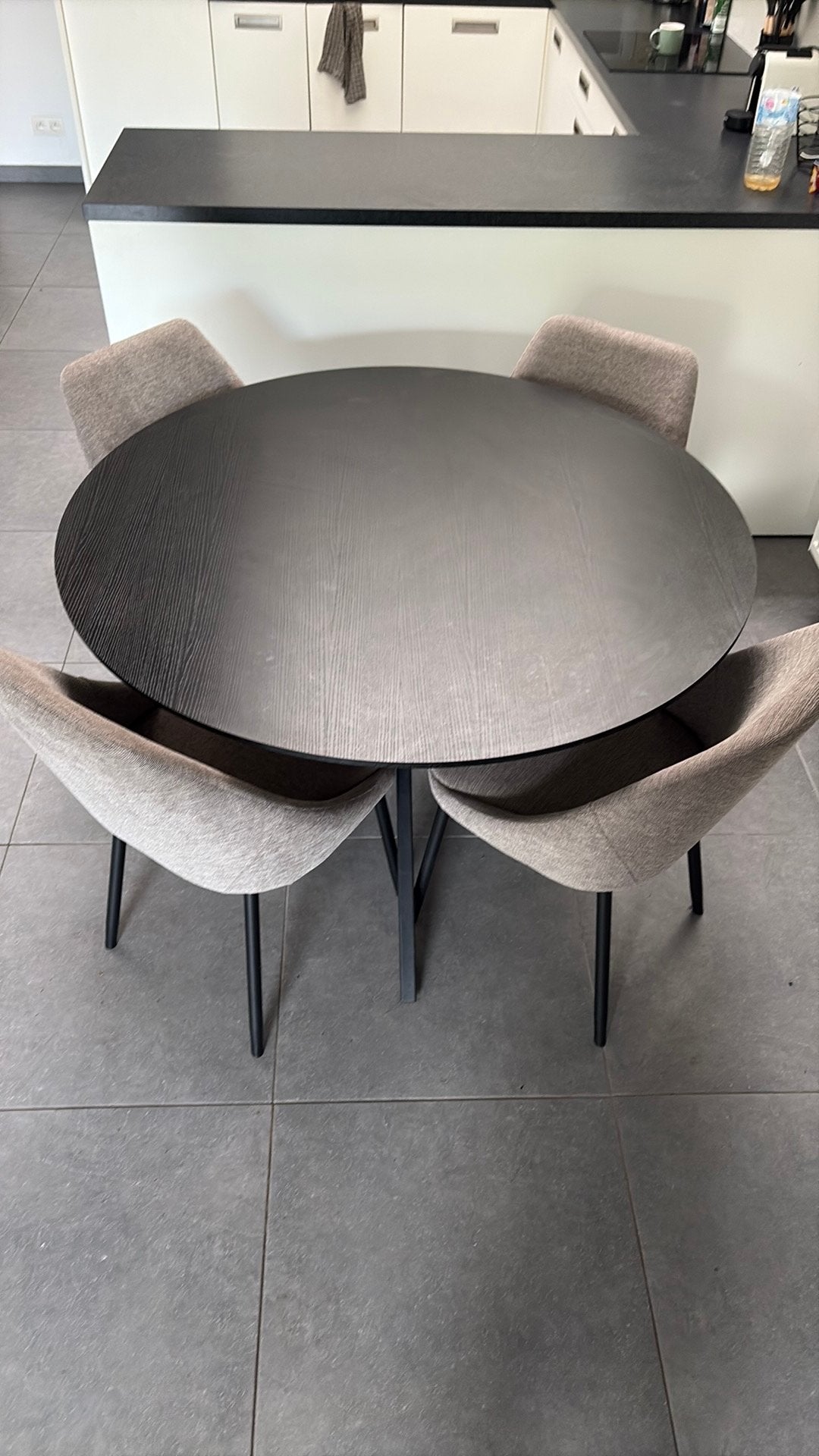 Zwarte tafel Jysk + Stoelen, Ophalen, 50 – 75, Zo goed als nieuw, Overige houtsoorten