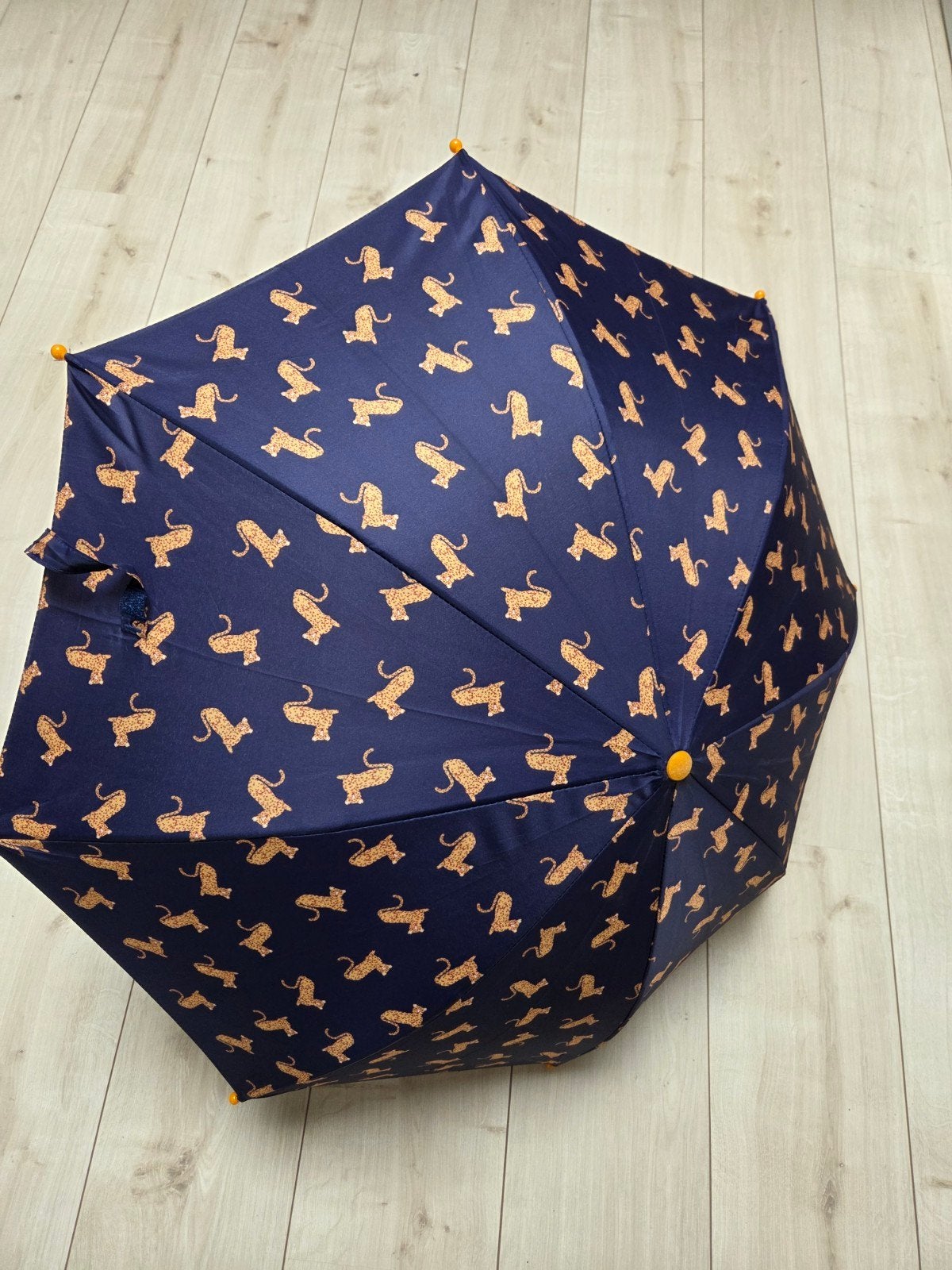 Leuke kinderparaplu met panter- / cheetahprint (donkerblauw), Handtassen en Accessoires, Paraplu's, Ophalen, Zo goed als nieuw