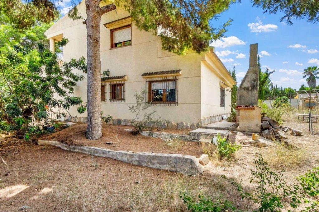 Mediterrane villa met zwembad/8slk.  Torrevieja, Immo, Buitenland, Torrevieja, 8 kamers, 250 m², Spanje