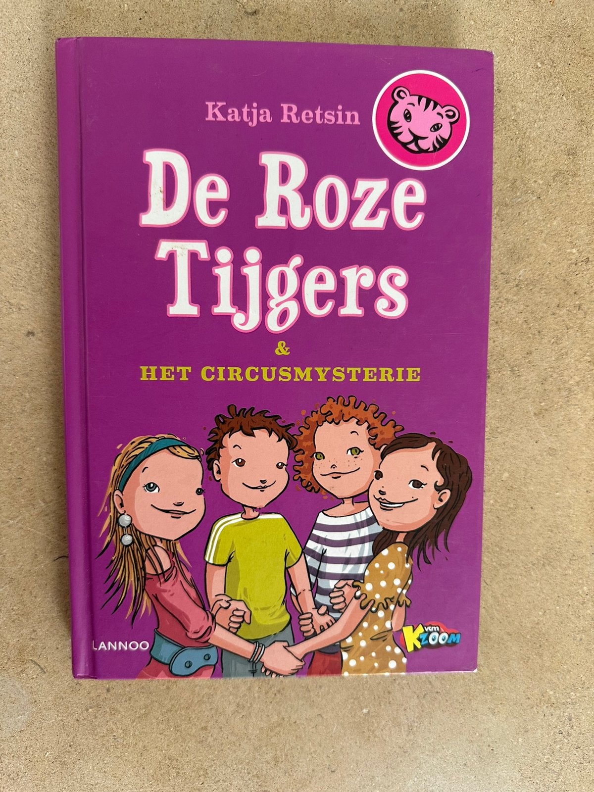 Katja Retsin - De Roze Tijgers & het circusmysterie, Ophalen, Katja Retsin