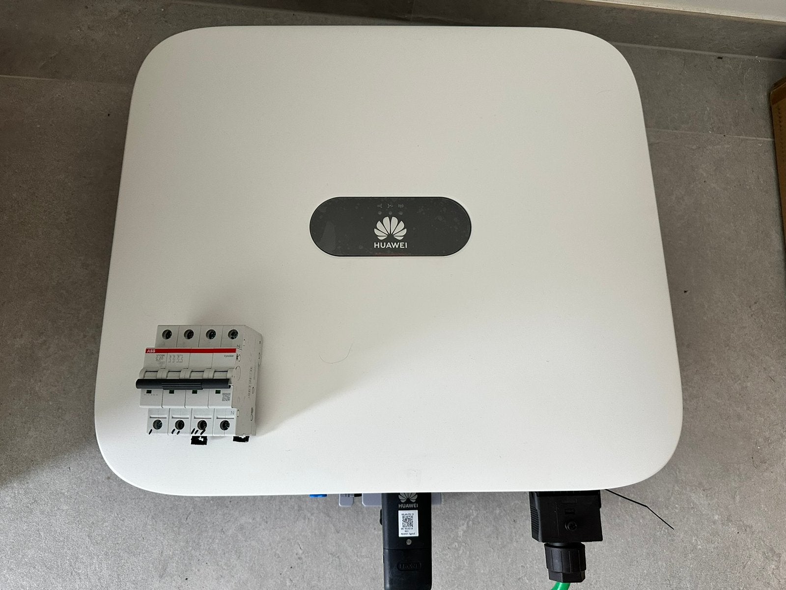 omvormer Huawei Sun 2000-5KTL-M1, Doe-het-zelf en Bouw, Zonnepanelen en Toebehoren, Ophalen, Zo goed als nieuw