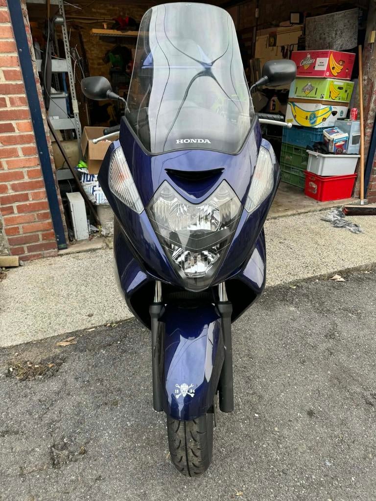 État nickel Scooter Honda 400 Silverwing.  36106 km, Motoren, 400 cc, Scooter, Occasion, Particulier