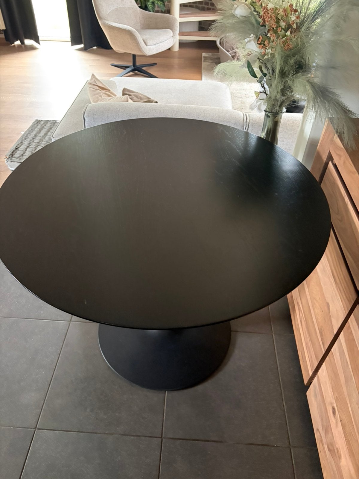 Zwarte ronde tafel voor 4 personen, Ophalen, Zo goed als nieuw
