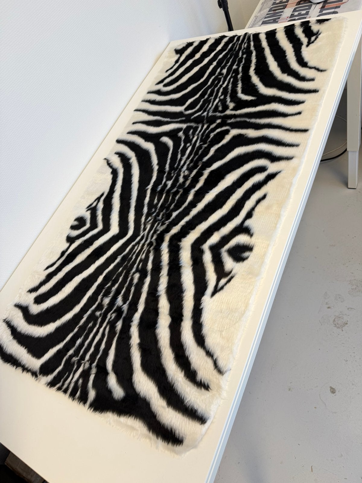 Imitatie Zebrahuid Vloerkleed 140x70 cm Zebra Kleed NIEUW, Ophalen of Verzenden, Nieuw, Overige typen