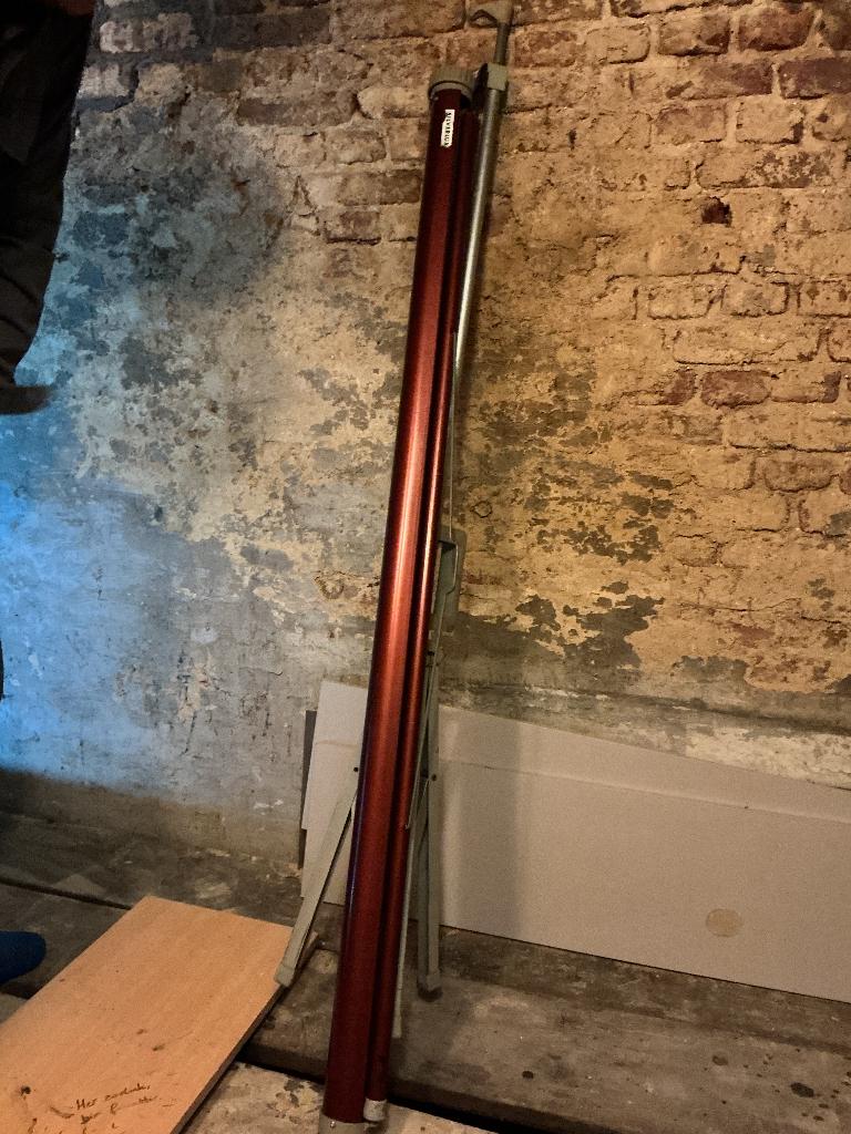 Écran de projection/écran de vidéoprojecteur sur support, Enlèvement