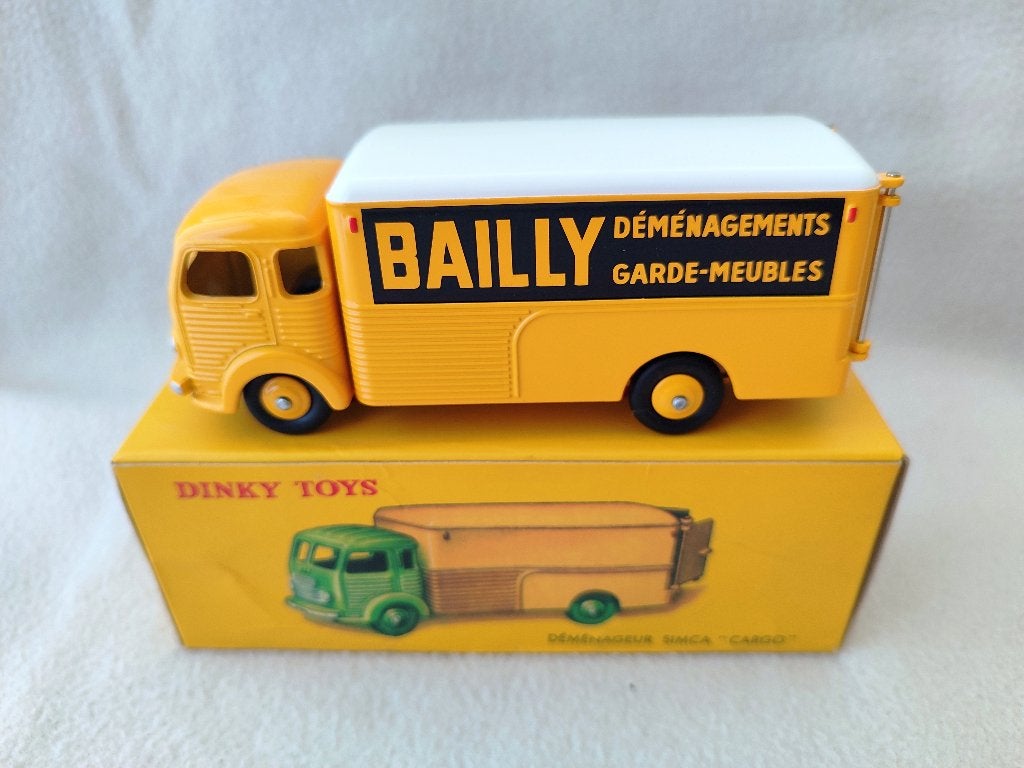 Dinky Atlas _ SIMCA CARGO "Déménageur BAILLY"_ ref. 33AN., Enlèvement ou Envoi, Comme neuf, Bus ou Camion, Dinky Toys