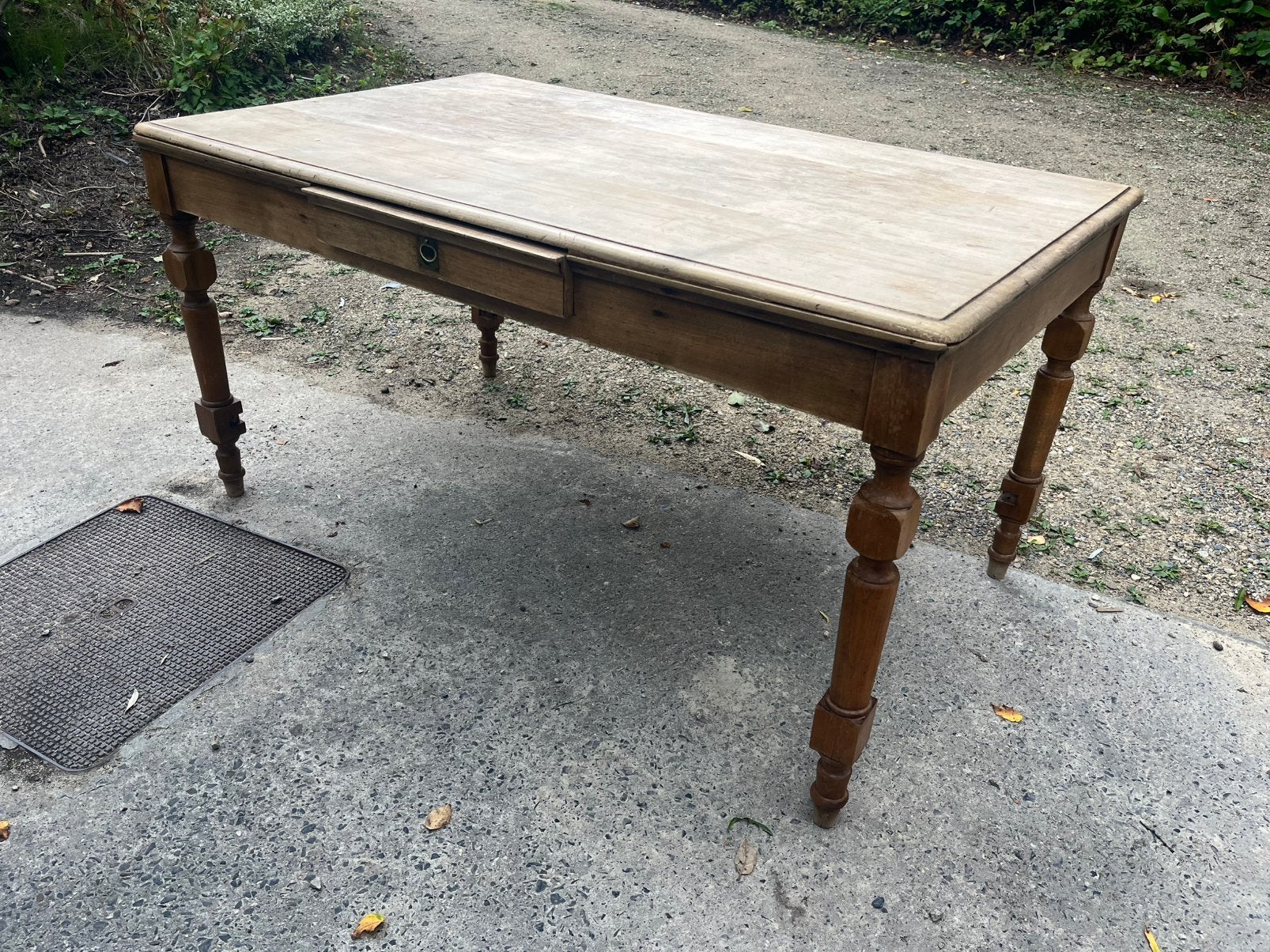 Table de style Louis Philipe 1870-1900, Enlèvement