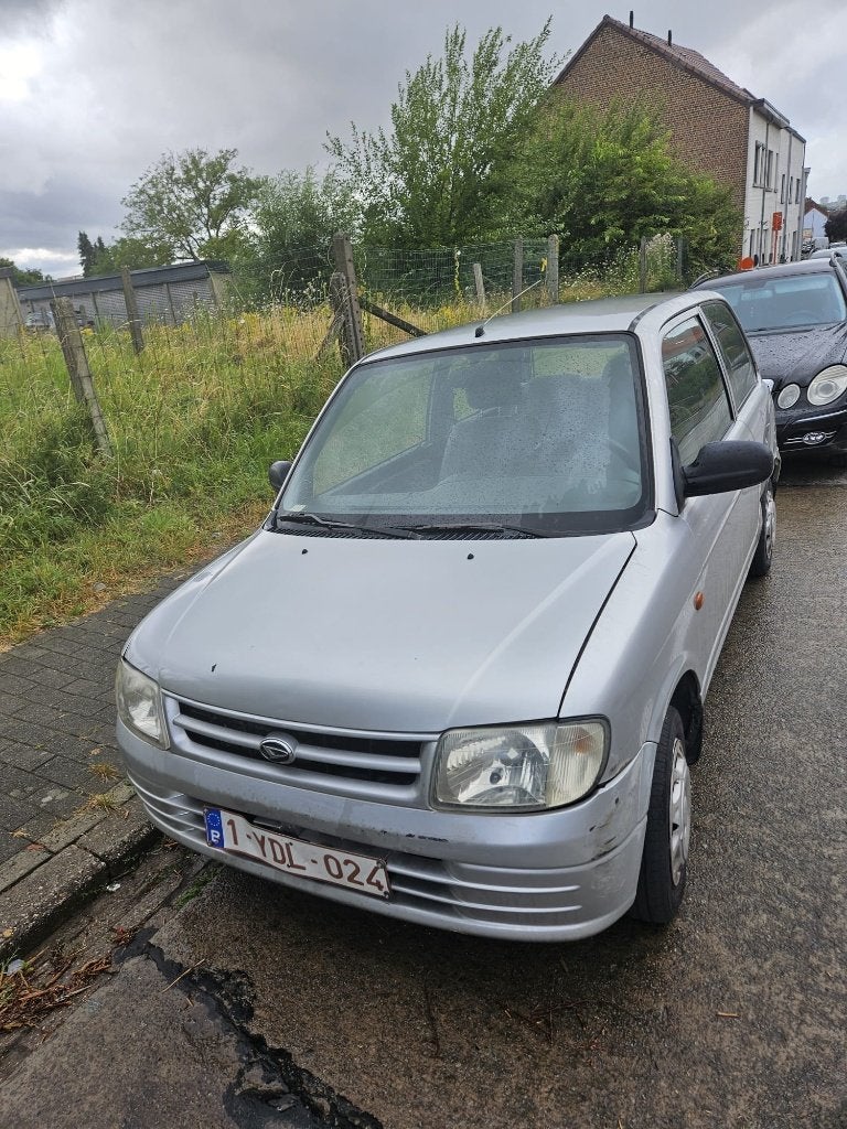 VOITURE POUR PIECES, Autos, Euro 2, Argent ou Gris, Achat, Boîte manuelle