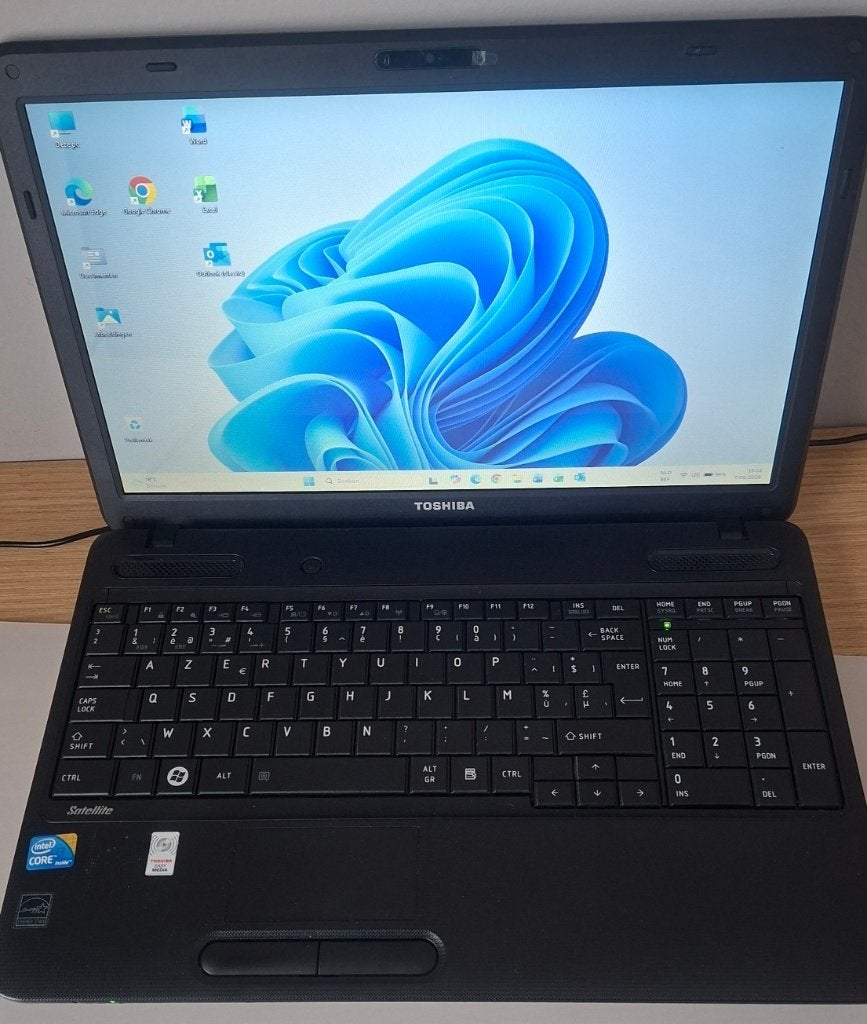 Toshiba Satellite C650, Toshiba, 2 tot 3 Ghz, 15 inch, 8 GB