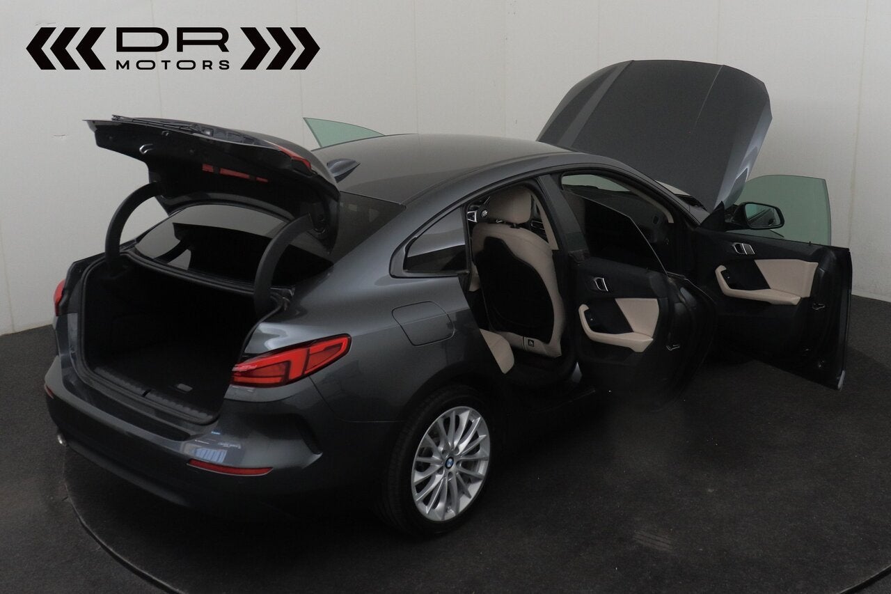 BMW 216 Gran Coupé GRAN COUPE - AUTOMAAT - LEDER - APPLE CA, Auto's, Xenon verlichting, Bedrijf, 5 deurs, 3 cilinders