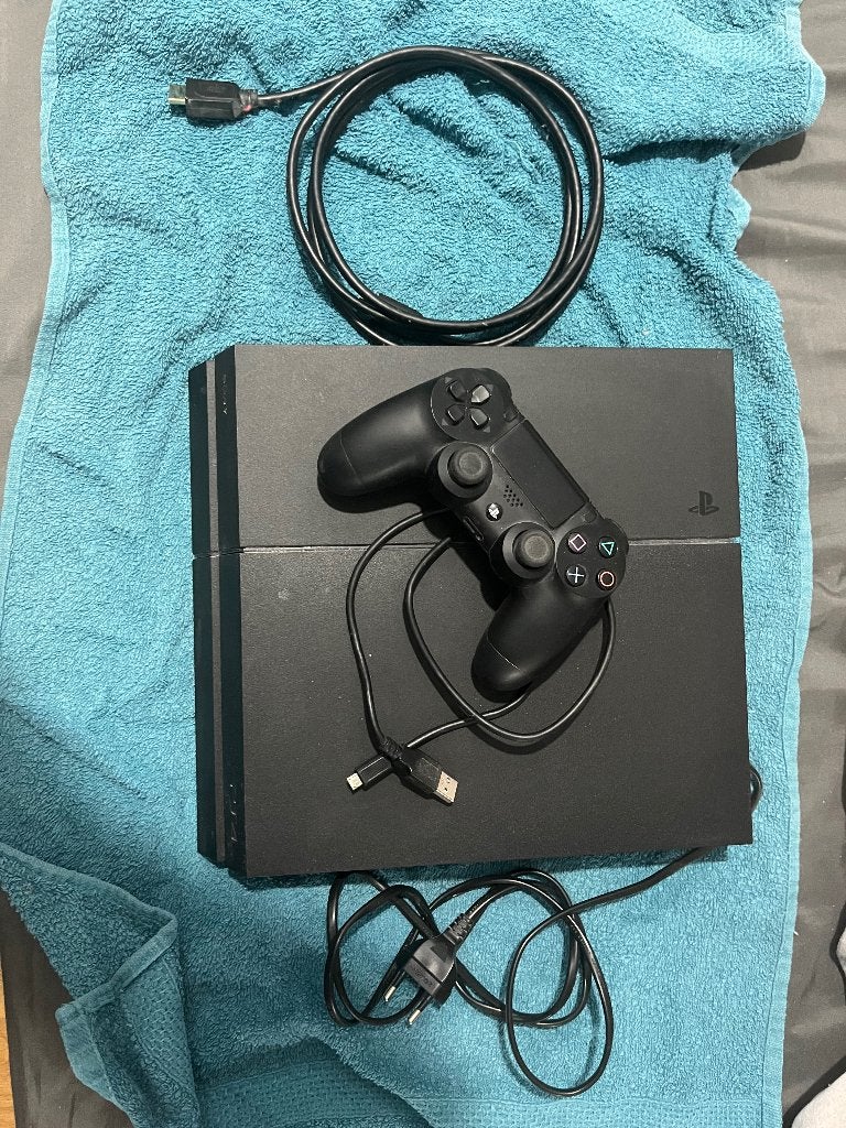 Ps4 + 1 manette, Consoles de jeu & Jeux vidéo, 500 GB, Avec 1 manette, Enlèvement, Utilisé